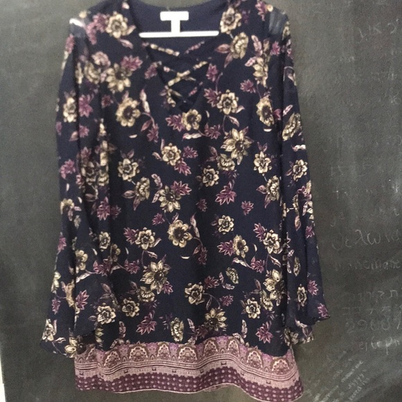 Bell sleeve floral dress - Picture 2 of 2